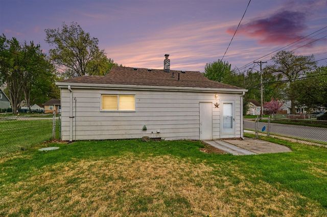466 W Maxlow Avenue, Hazel Park, MI 48030