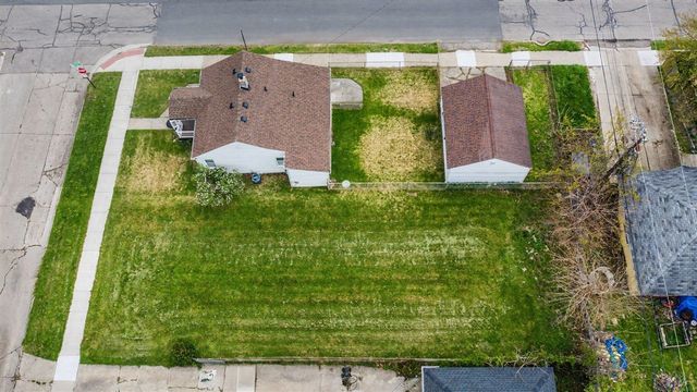 466 W Maxlow Avenue, Hazel Park, MI 48030