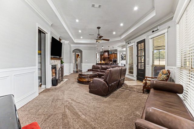 505 S Bluegrove Road, Lancaster, TX 75146