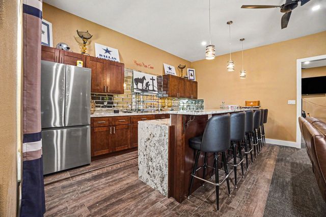 505 S Bluegrove Road, Lancaster, TX 75146