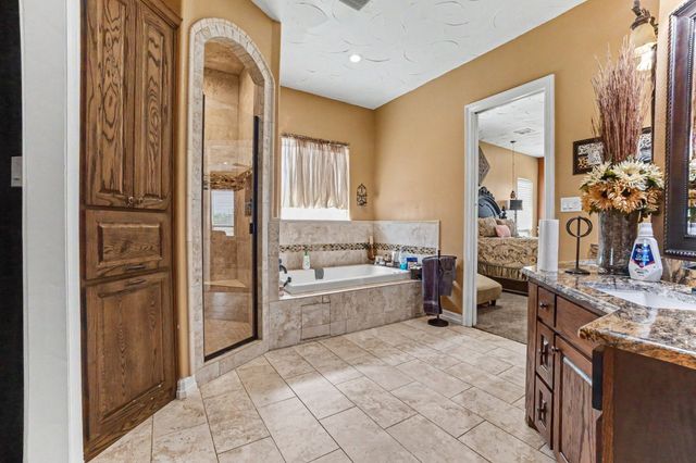 505 S Bluegrove Road, Lancaster, TX 75146