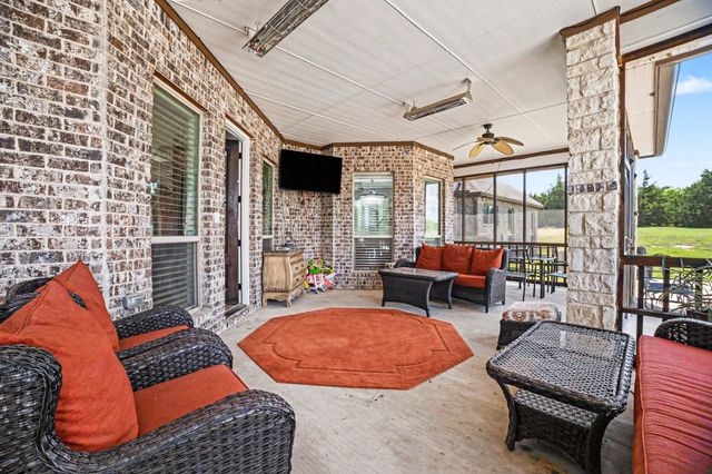 505 S Bluegrove Road, Lancaster, TX 75146