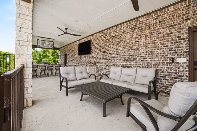 505 S Bluegrove Road, Lancaster, TX 75146