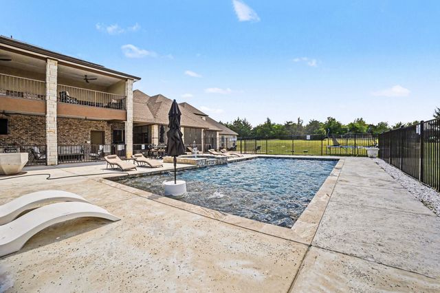 505 S Bluegrove Road, Lancaster, TX 75146