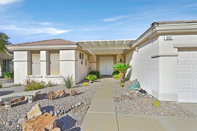 562 Mountain Links Drive, Henderson, NV 89012