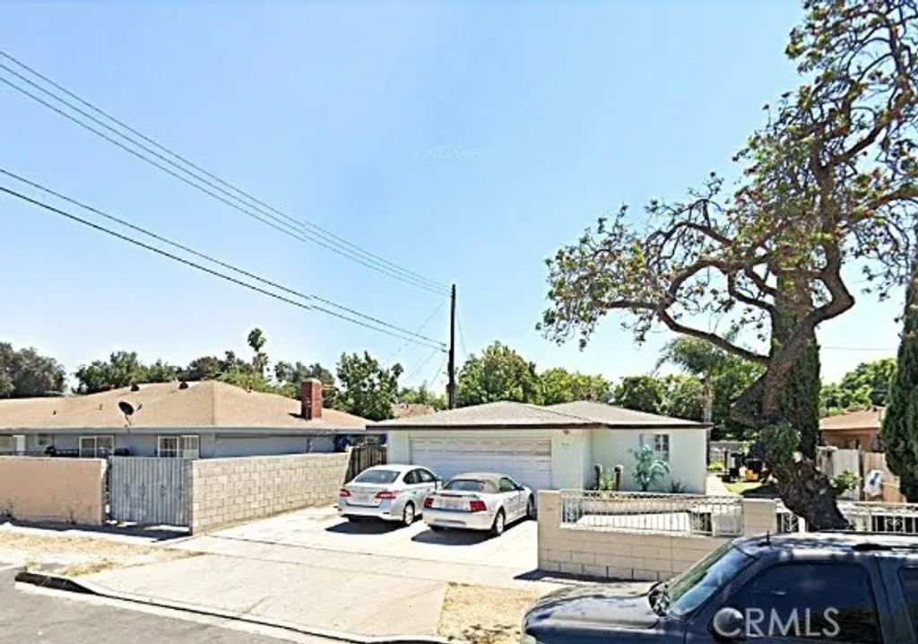 3510-& 3512 W Pine Street, Santa Ana, CA 92704