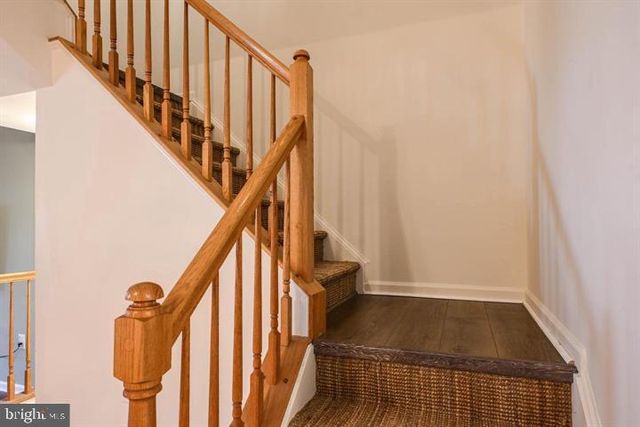 14647 SEASONS DR, Centreville, VA 20120