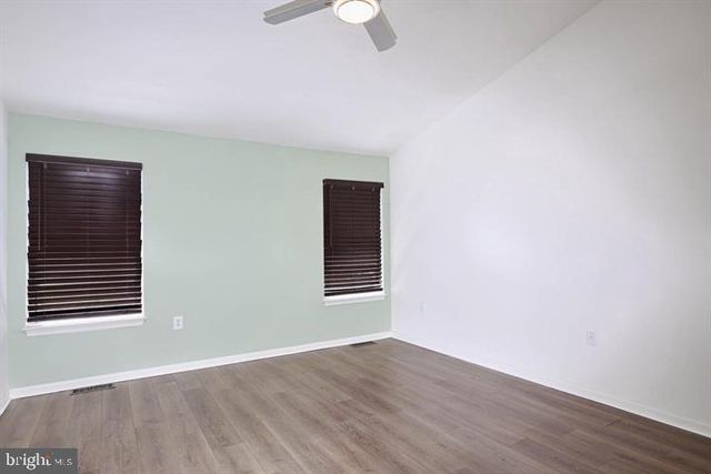 14647 SEASONS DR, Centreville, VA 20120