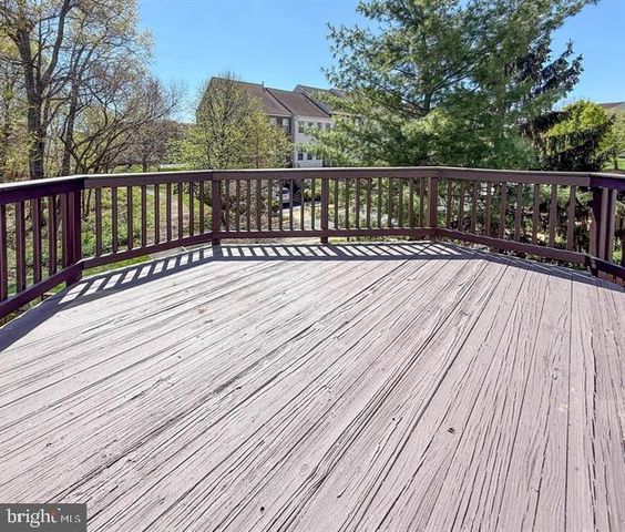 14647 SEASONS DR, Centreville, VA 20120