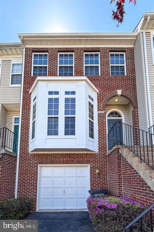 14647 SEASONS DR, Centreville, VA 20120