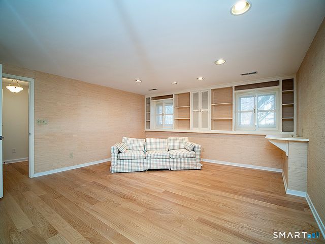 690 Forest Road 703, West Haven, CT 06516