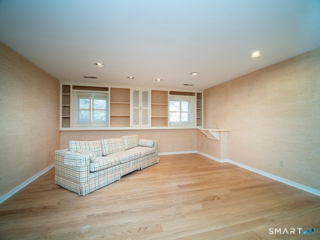 690 Forest Road 703, West Haven, CT 06516