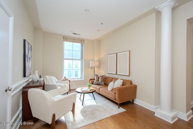 711 W Main St J, Louisville, KY 40202