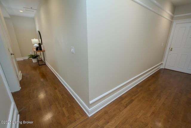 711 W Main St J, Louisville, KY 40202