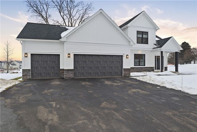 5 Tall Castle Lane, Penfield, NY 14526