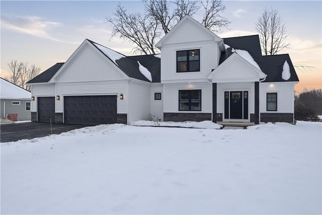 5 Tall Castle Lane, Penfield, NY 14526