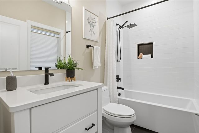 5 Tall Castle Lane, Penfield, NY 14526