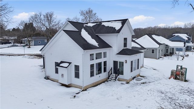 5 Tall Castle Lane, Penfield, NY 14526