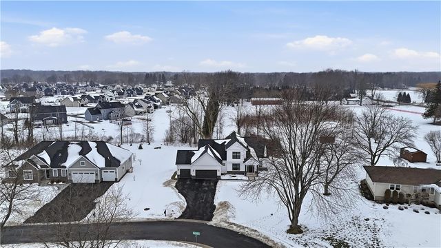 5 Tall Castle Lane, Penfield, NY 14526