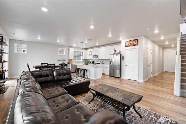 1503 27th Street NW, Puyallup, WA 98371