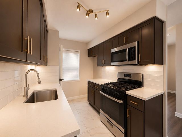 12610 S Coast Drive, Houston, TX 77047