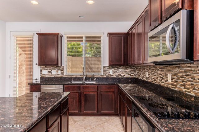 1122 W DAWN Drive, Tempe, AZ 85284