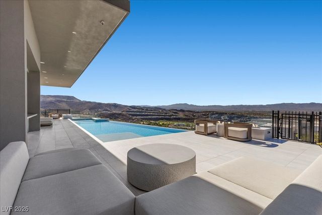 615 Scenic Rim Drive, Henderson, NV 89012