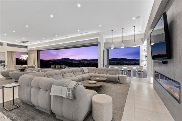 615 Scenic Rim Drive, Henderson, NV 89012