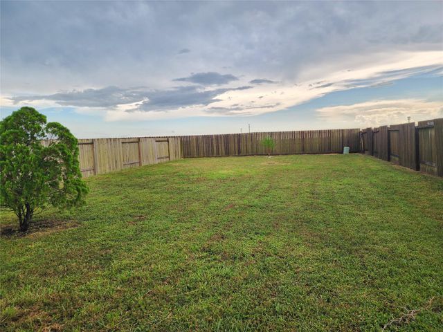 207 Tejas Village Parkway, Beasley, TX 77417