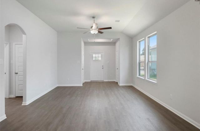 207 Tejas Village Parkway, Beasley, TX 77417