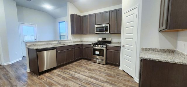 207 Tejas Village Parkway, Beasley, TX 77417