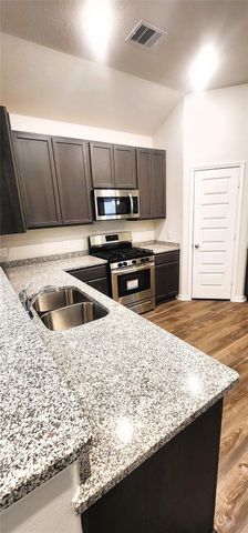207 Tejas Village Parkway, Beasley, TX 77417