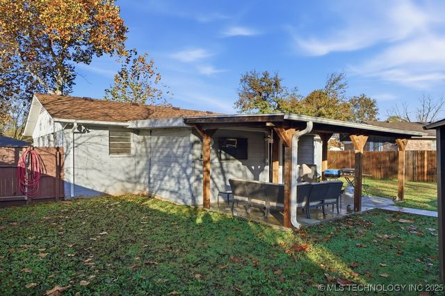 111 S 162nd East Avenue, Tulsa, OK 74108