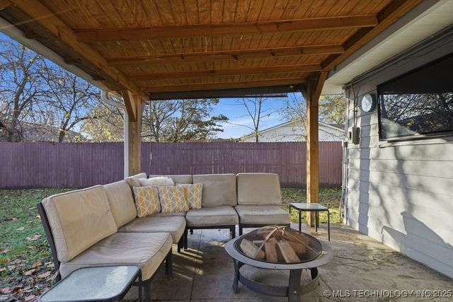 111 S 162nd East Avenue, Tulsa, OK 74108