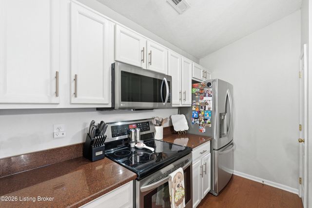 9419 Magnolia Ridge Dr 202, Louisville, KY 40291