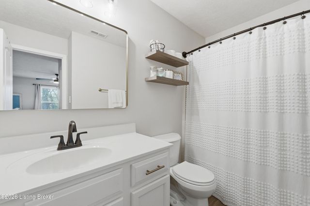 9419 Magnolia Ridge Dr 202, Louisville, KY 40291