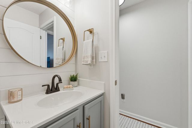 9419 Magnolia Ridge Dr 202, Louisville, KY 40291