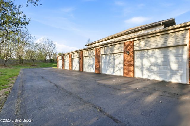 9419 Magnolia Ridge Dr 202, Louisville, KY 40291