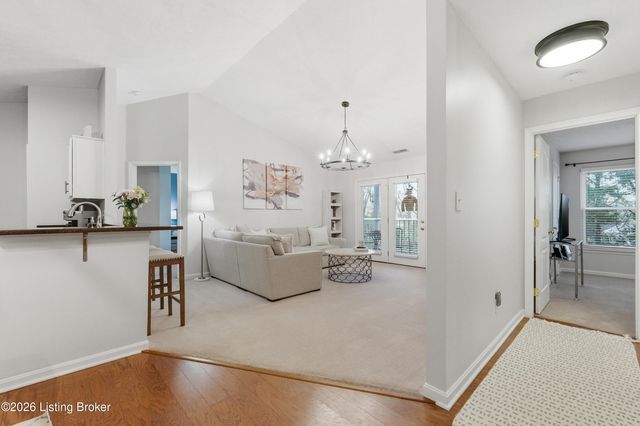 9419 Magnolia Ridge Dr 202, Louisville, KY 40291