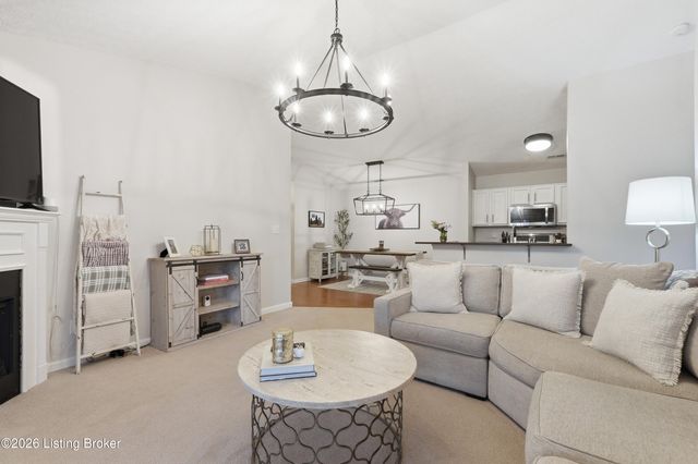 9419 Magnolia Ridge Dr 202, Louisville, KY 40291