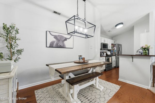 9419 Magnolia Ridge Dr 202, Louisville, KY 40291