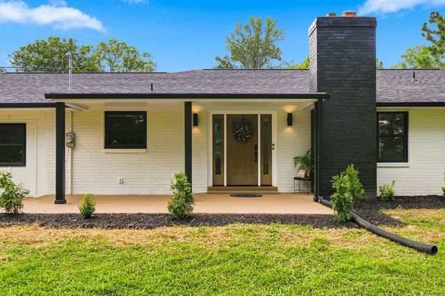 1020 Golf Course Ln, Ashland City, TN 37015
