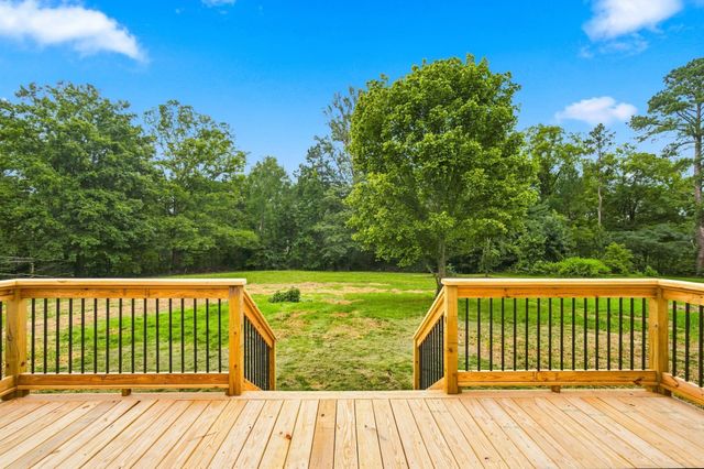 1020 Golf Course Ln, Ashland City, TN 37015