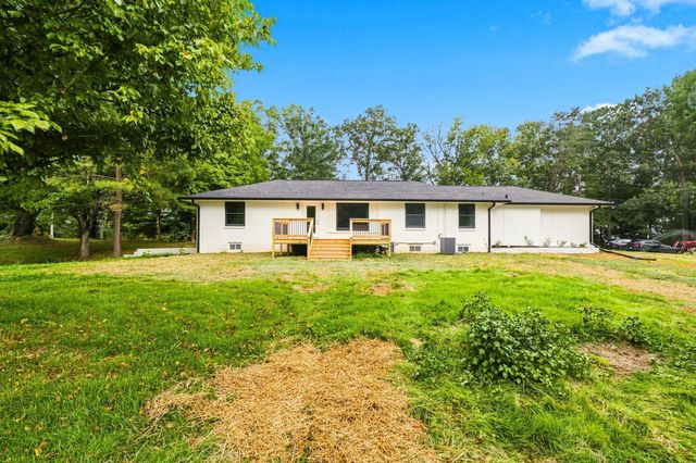 1020 Golf Course Ln, Ashland City, TN 37015