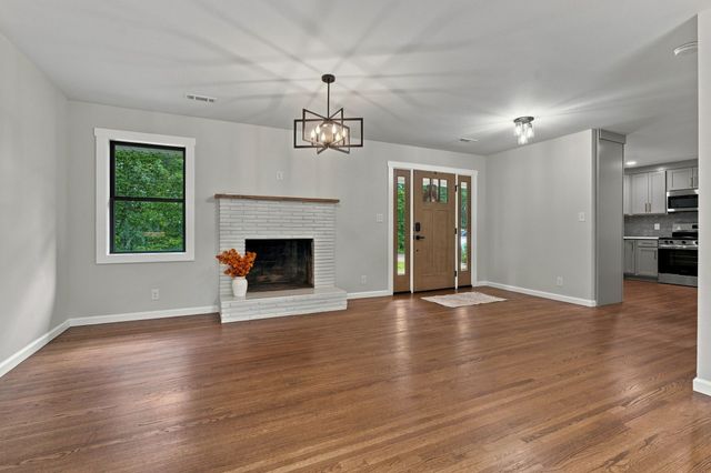 1020 Golf Course Ln, Ashland City, TN 37015