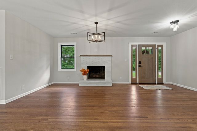 1020 Golf Course Ln, Ashland City, TN 37015