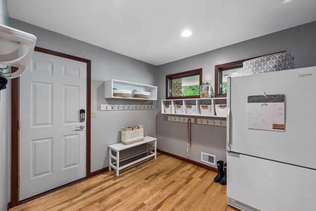 7220 Monardo Lane, Edina, MN 55435