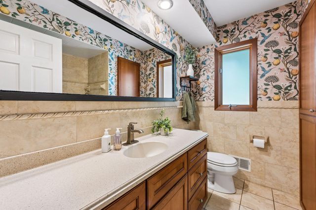 7220 Monardo Lane, Edina, MN 55435