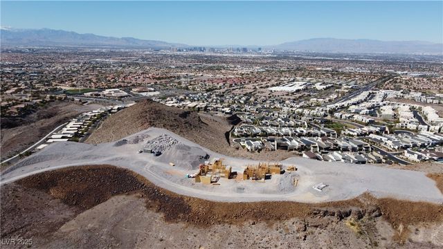 2 Climbing Canyon Drive, Henderson, NV 89052