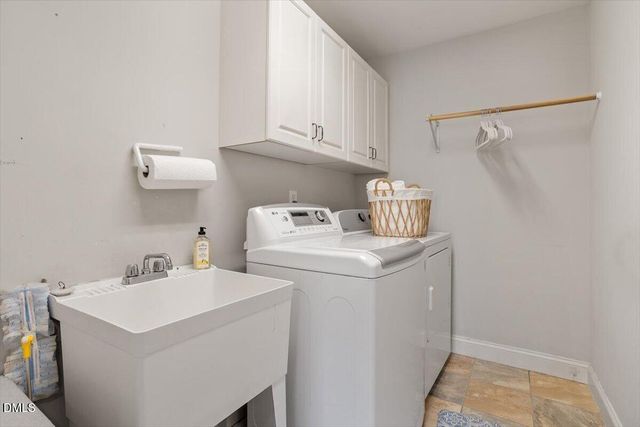 204 Charlesfort Lane, Holly Springs, NC 27540